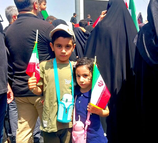 وداع تهرانی‌ها با پیکر مطهر شهدای حمله تروریستی رژیم صهیونیستی 