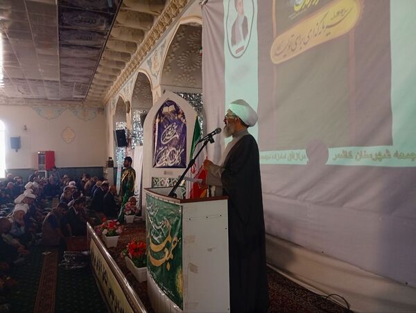نماز جمعه این هفته شهرستان کاشمر همزمان با روز قدس برگزار شد 