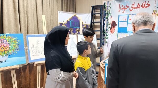 افتتاح نمایشگاه هنری دانش‌آموزی در دبستان دوره دوم سلیمانی