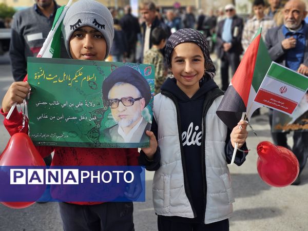 حضور پرشور دهه نودی‌های جهرمی در جشن انقلاب - 2