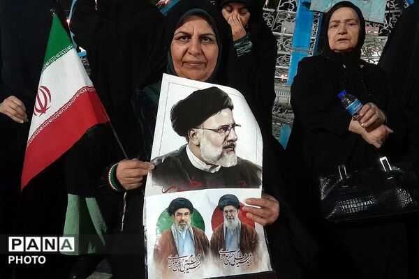 تداوم تجمعات شبانه در میدان امام خمینی (ره)