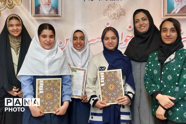 پژوهشگران نوجوان پیشوا روی سکوی افتخار