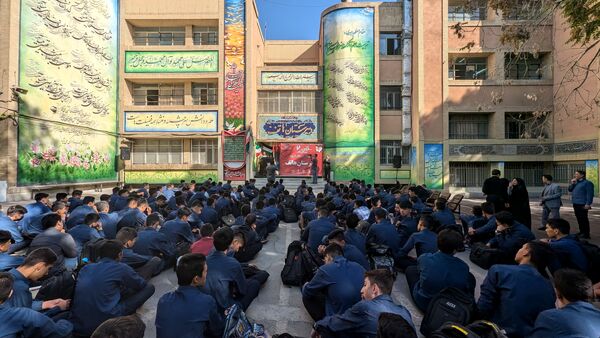 کنگره برزگداشت شهدای دانش‌آموزی دبیرستان هاتف اصفهان