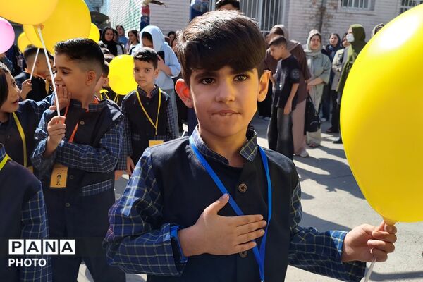 زنگِ مهر در بهارستان دو؛ از فرشته‌ها تا شکوفه‌ها