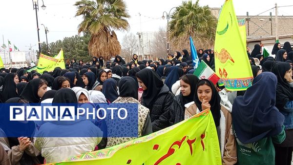 حضور پرشور و وحدت‌آفرین مردم در راهپیمایی ۲۲ بهمن