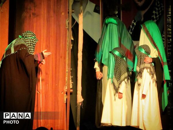 اجرای نمایش ، یاس بی نشان در جمع مردم مبعوث شده شهرستان فلاورجان