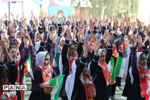 طنین(گام دوم انقلاب) در زنگ پیشتازان؛آغاز دوباره عهد نسل آینده با آرمان های انقلاب اسلامی