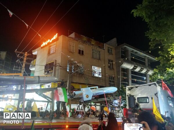 نمایش گوشه‌ای از قدرت و اقتدار  نظامی ایران در خیابان‌های رجایی شهر کرج