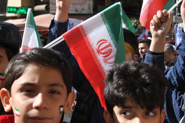 حضور پرشور دانش آموزان زنجانی در راهپیمایی ۱۳ آبان