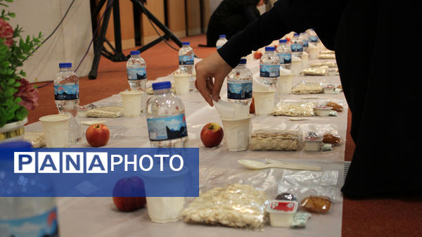 همایش 1100 نفری روزه اولی‌ها در حرم حضرت معصومه(س)