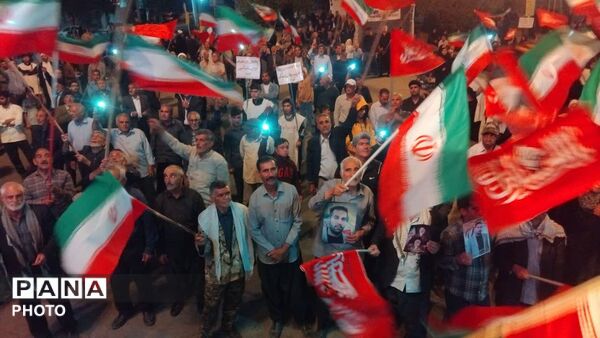  دویست و سومین شب تجمعات «بیعت با رهبری» در نورآباد با تجدید میثاق و نماز استغاثه 