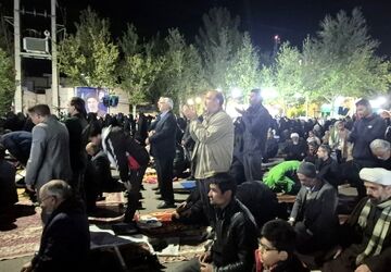 اقامه نماز استغاثه به امام زمان(عج) به صورت جمعی در کاشمر