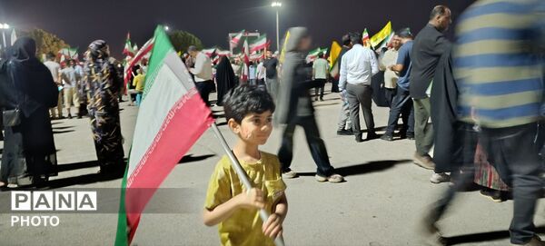 برگزاری تجمع شبانه شهروندان در بندرعباس