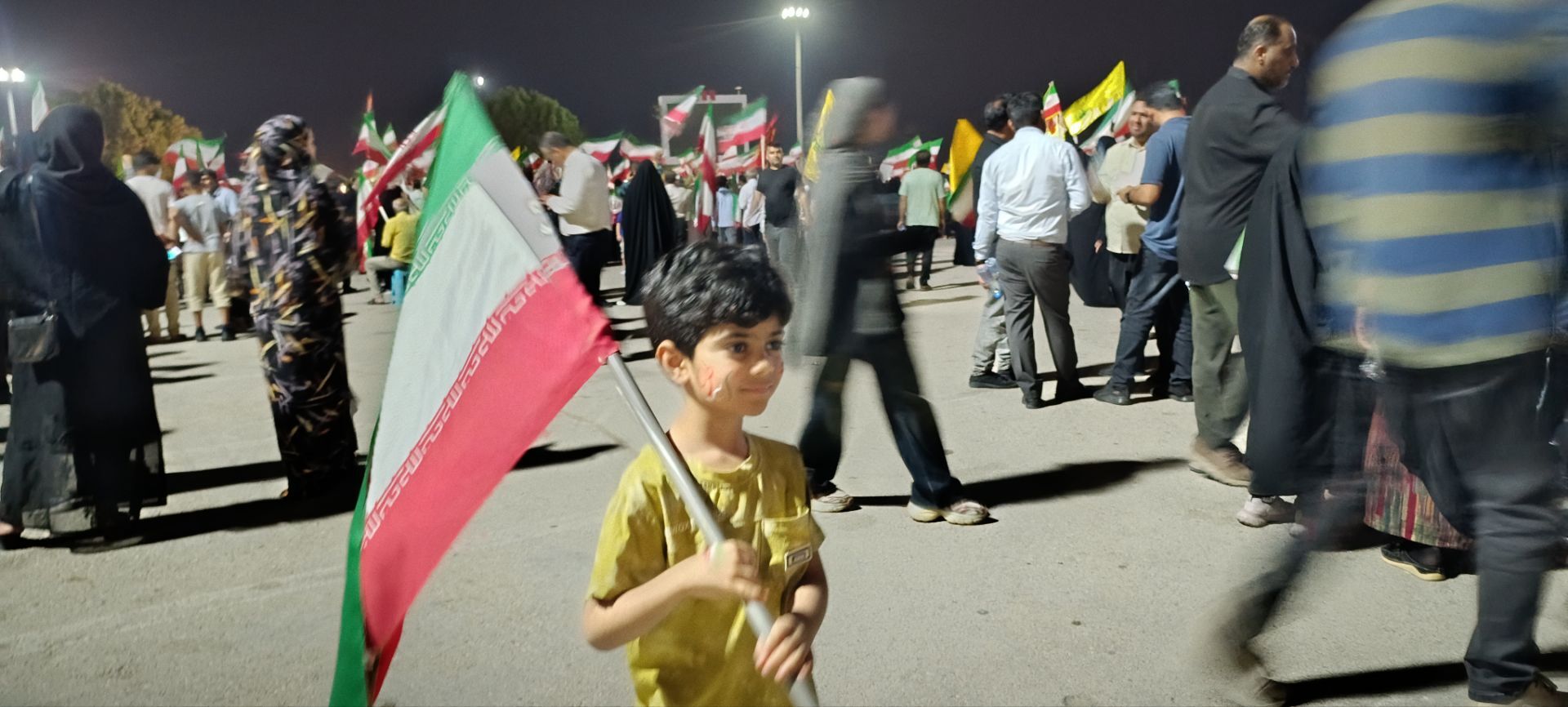 برگزاری تجمع شبانه شهروندان در بندرعباس