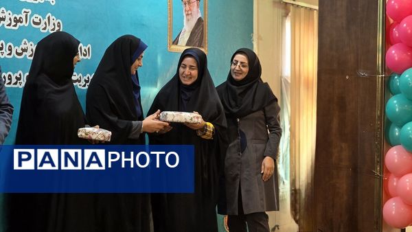 تجلیل از مقام‌آوران کشوری معلمان و دانش‌آموزان پژوهنده شهرستان نظرآباد