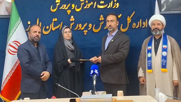 نشست دانش‌آموز خبرنگاران پانا استان البرز با مدیرکل آموزش‌وپرورش به مناسبت روز خبرنگار