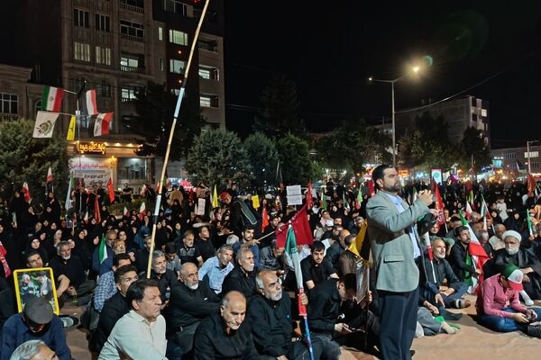 نوای طنین انداز حضور پرشور مردم در شب صد و بیست و هشتم
