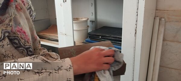 فعالیت گروه جهادی معلمان ناحیه چهار قم در روستاهای نیزار