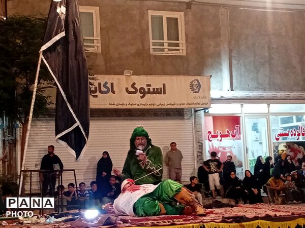 تعزیه‌خوانی در حسینیه امام حسن عسگری (علیه السلام) در تاسوعا و عاشورای حسینی 