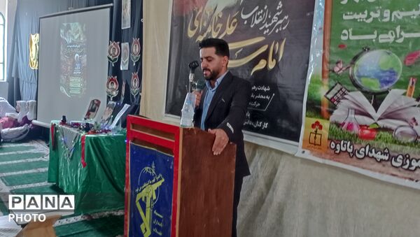 گرامیداشت هفته دفاع مقدس با حضور دانش‌آموزان روستای تمنک 