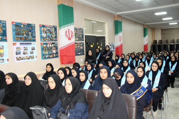 آغاز رسمی جشن‌های دهه فجر در مدارس ناحیه ۴ تبریز
