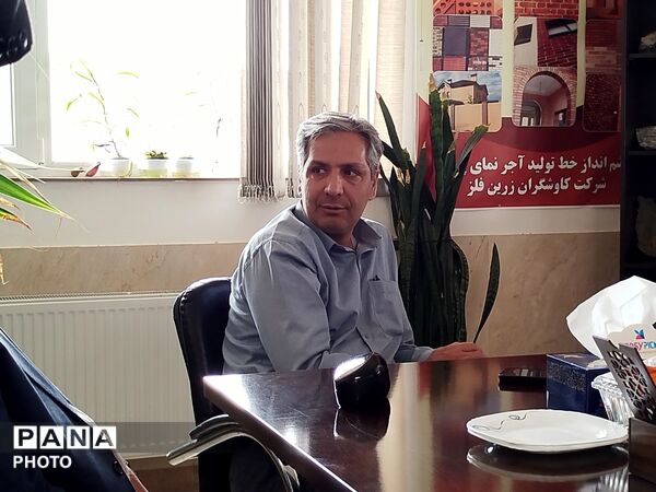 بازدید فرماندار  از شرکت زرین‌فلز کاشمر