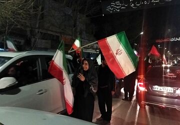 حضور گسترده مردم نیشابور برای بیعت با سید مجتبی خامنه ای 