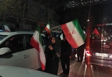 حضور گسترده مردم نیشابور برای بیعت با سید مجتبی خامنه ای 