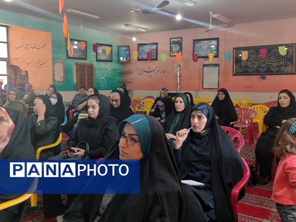 برگزاری جلسه آموزش خانواده در دبیرستان شاهد شهید قاسم سلیمانی