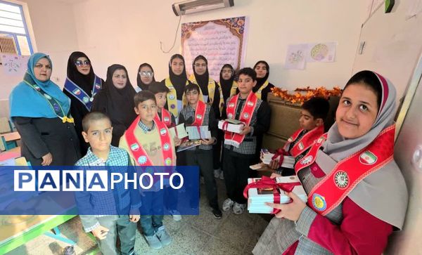 موج کتاب در مدارس روستایی؛ از هدیه‌ ۲۰۰ جلدی تا اشتیاقی برای مطالعه