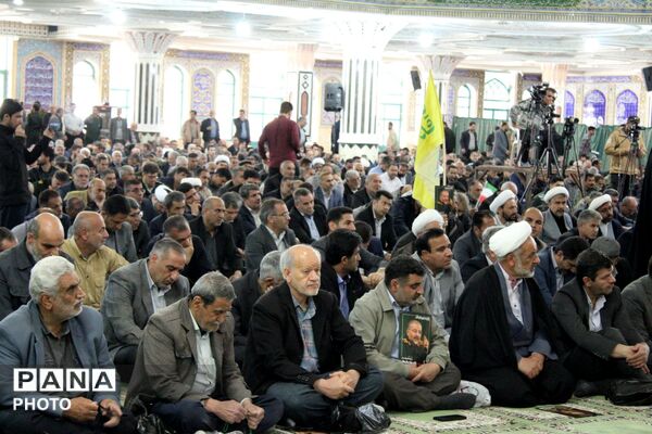 از کودکان تا بسیجیان؛ همه آمدند برای مردی که در قلب مردم بود