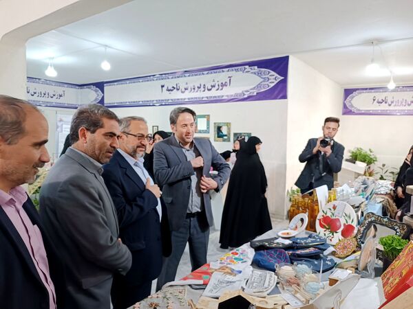 افتتاح اولین نمایشگاه و فروشگاه دستاوردهای هنرجویان مشهد