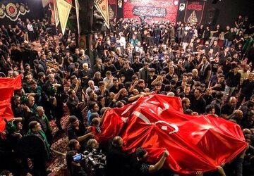 آمادگی مسجد دانشگاه تهران برای عزاداری دهه دوم محرم
