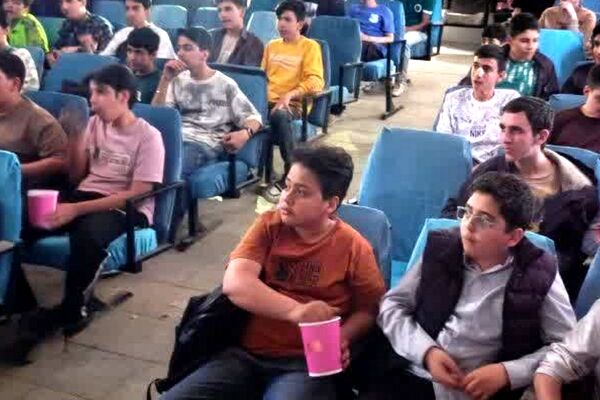 اردوی آموزشی و تفریحی در مدرسه فلسطین همدان جهت آمادگی امتحانات خرداد