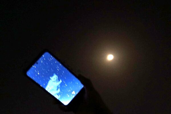 رصد آموزشی ماه در مدرسه حضرت فاطمه(س) میناب؛ گامی برای پرورش استعدادهای نجومی