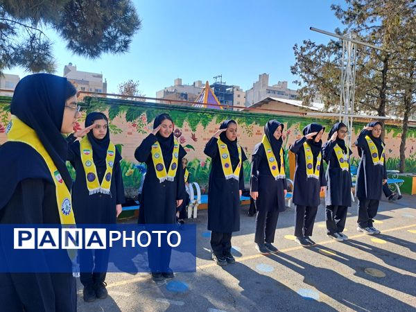آموزش دوره پیشتازان در دبیرستان دخترانه علی افشار‌نژاد