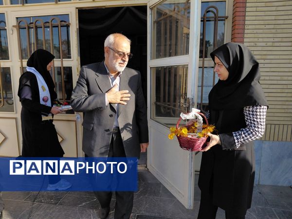 گرامیداشت  هفته پدافند غیرعامل در مدرسه نمونه ایمان 