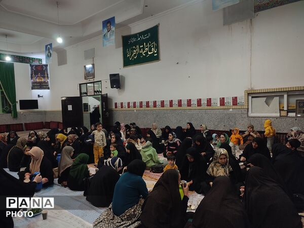 قرائت قرآن، نماز جماعت و افطار در مسجد خاتم پیامبران 