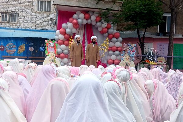 برگزاری جشن تکلیف دختران در مدرسه معراج بهارستان۲