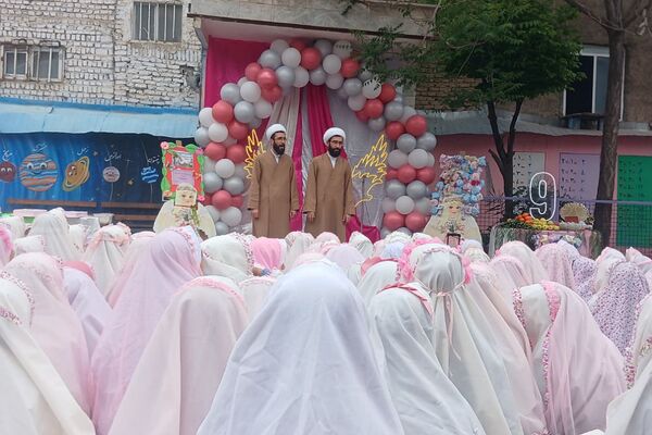 برگزاری جشن تکلیف دختران در مدرسه معراج بهارستان۲