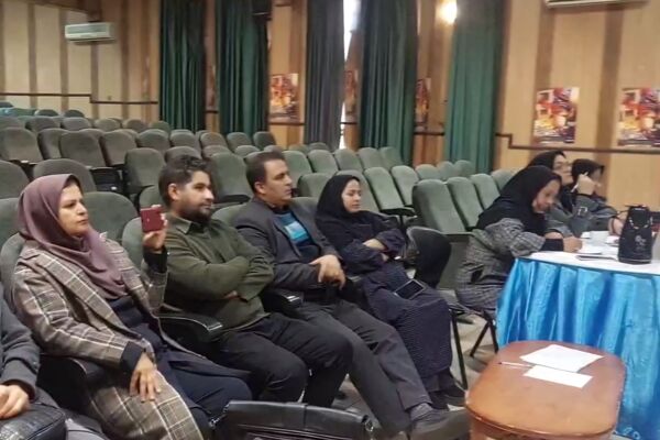 داوری آثار تئاتر درسی در ناحیه سه شیراز 