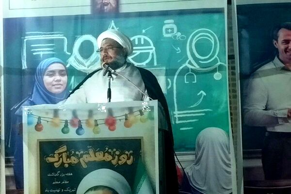 تجلیل از فرهنگیان شهرستان حاجی‌آباد 