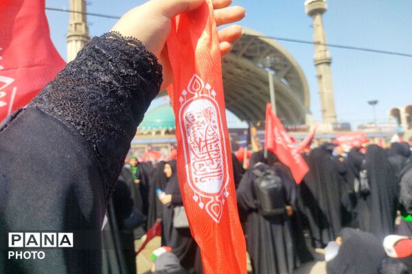 بدرقه با اشک و بیعت ،ایران در سوگِ قائد شهید امت