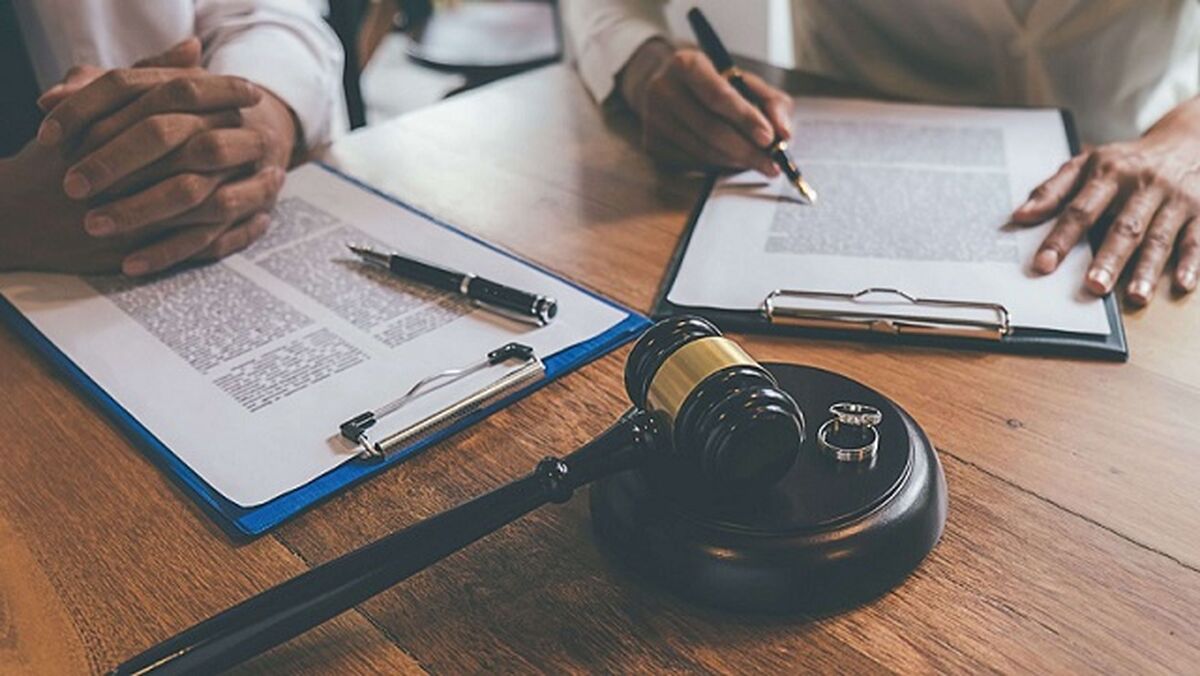 چگونه علیه یک شخص دادخواست تنظیم کنیم؟
