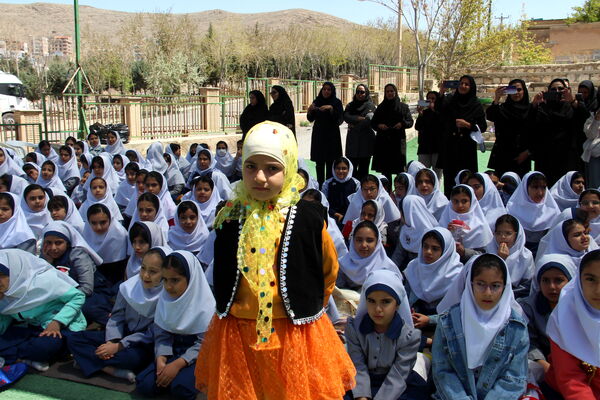 «جشنواره دا» در دبستان غیرانتفاعی امام صادق (ع) 