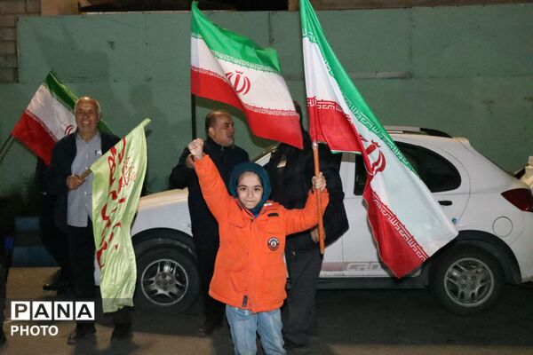 پرچمی که زمین نگذاشتند