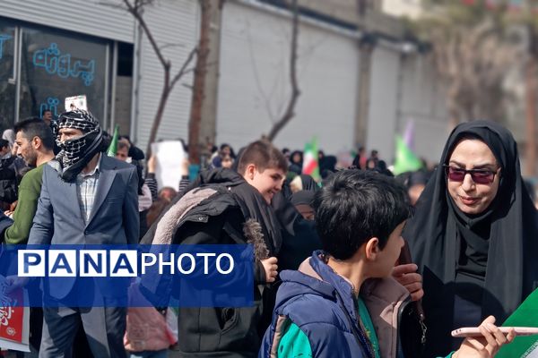 خروش مردمی در خیابان‌های رباط‌کریم در 22بهمن