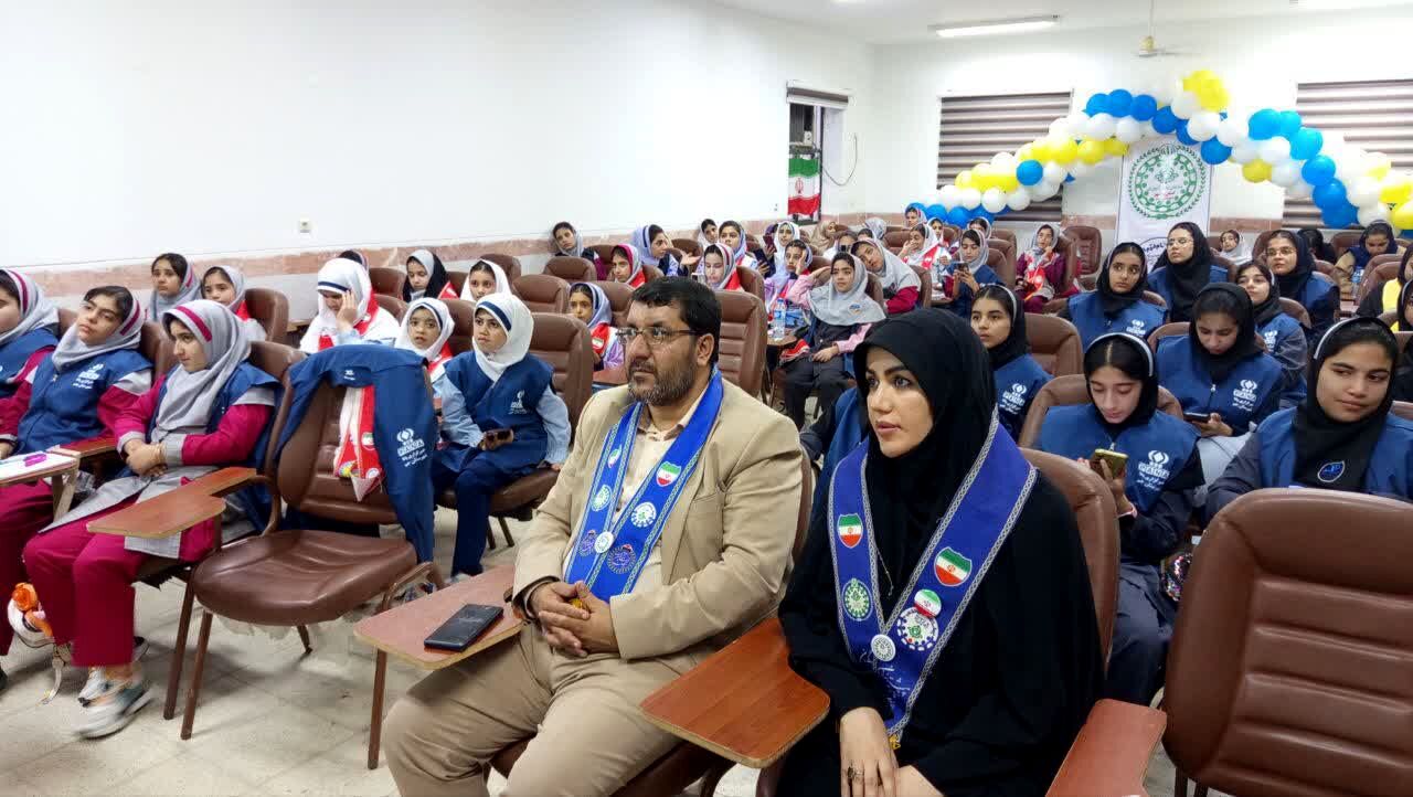 برگزاری کارگاه تخصصی خبرنویسی، عکاسی و طراحی پوستر ویژه دانش‌آموزان دختر در شهرستان جم