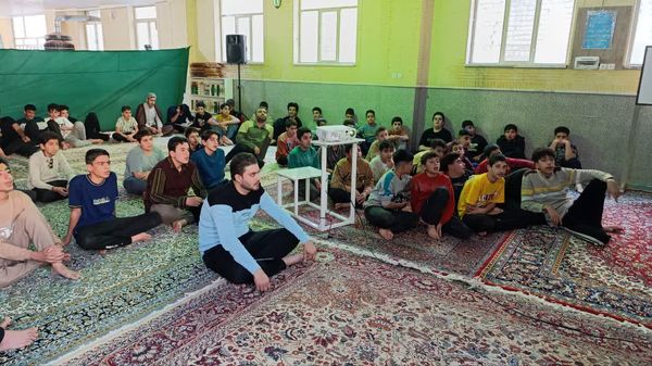 مراسم معنوی اعتکاف دانش‌آموزی در حسن‌آباد جرقویه علیا 