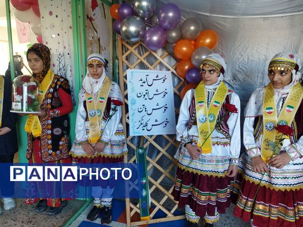 افتتاحیه اردوی تمشک در شهرستان راز و جرگلان
